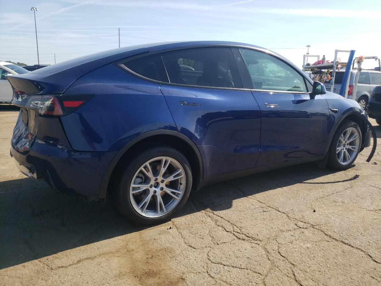 2024 TESLA MODEL Y  VIN:7SAYGDEE4RA251502