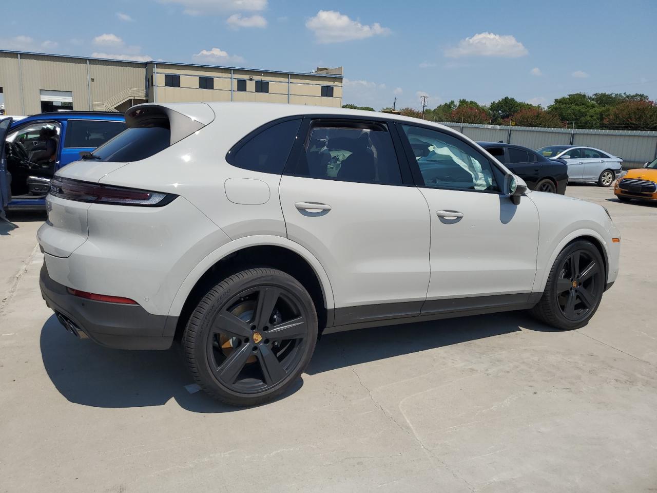 2024 PORSCHE CAYENNE  VIN:WP1AA2AY8RDA12998