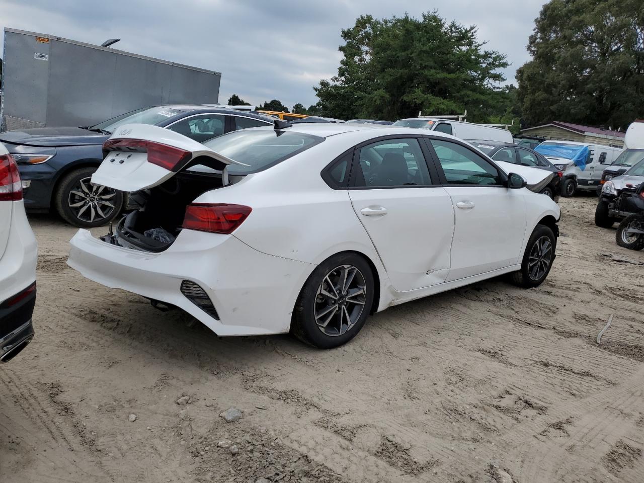 2022 KIA FORTE FE VIN:3KPF24AD2NE499833