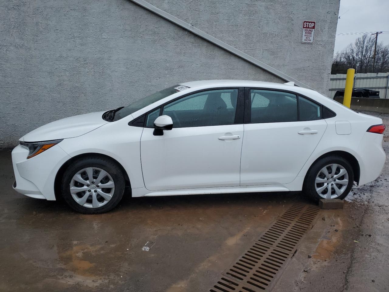 2022 TOYOTA COROLLA LE VIN:5YFEPMAE8NP274241