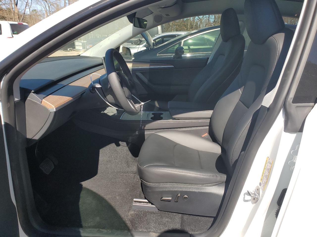 2024 TESLA MODEL Y  VIN:7SAYGDEE0RA268071