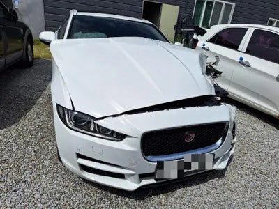 2015 Jaguar XE VIN: