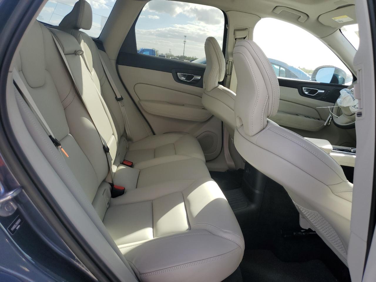 2022 VOLVO XC60 T8 RECHARGE INSCRIPTION VIN:YV4H60DL2N1069891