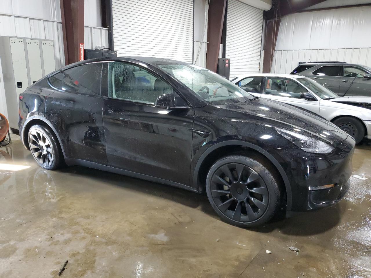 2024 TESLA MODEL Y  VIN:7SAYGDEE9RF130158