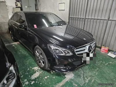 2015 Mercedes-Benz E 220 VIN: