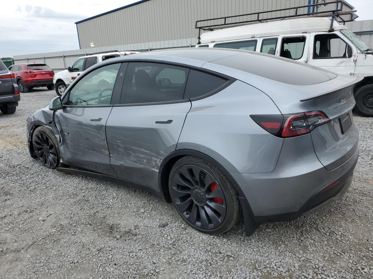 2024 TESLA MODEL Y  VIN:7SAYGDEF4RA313778