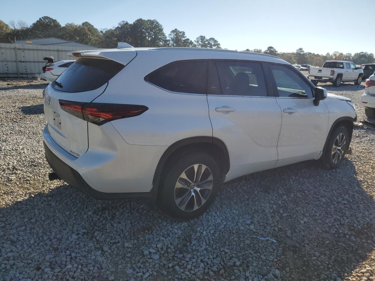 2024 TOYOTA HIGHLANDER LE VIN:5TDKDRBH6RS545599