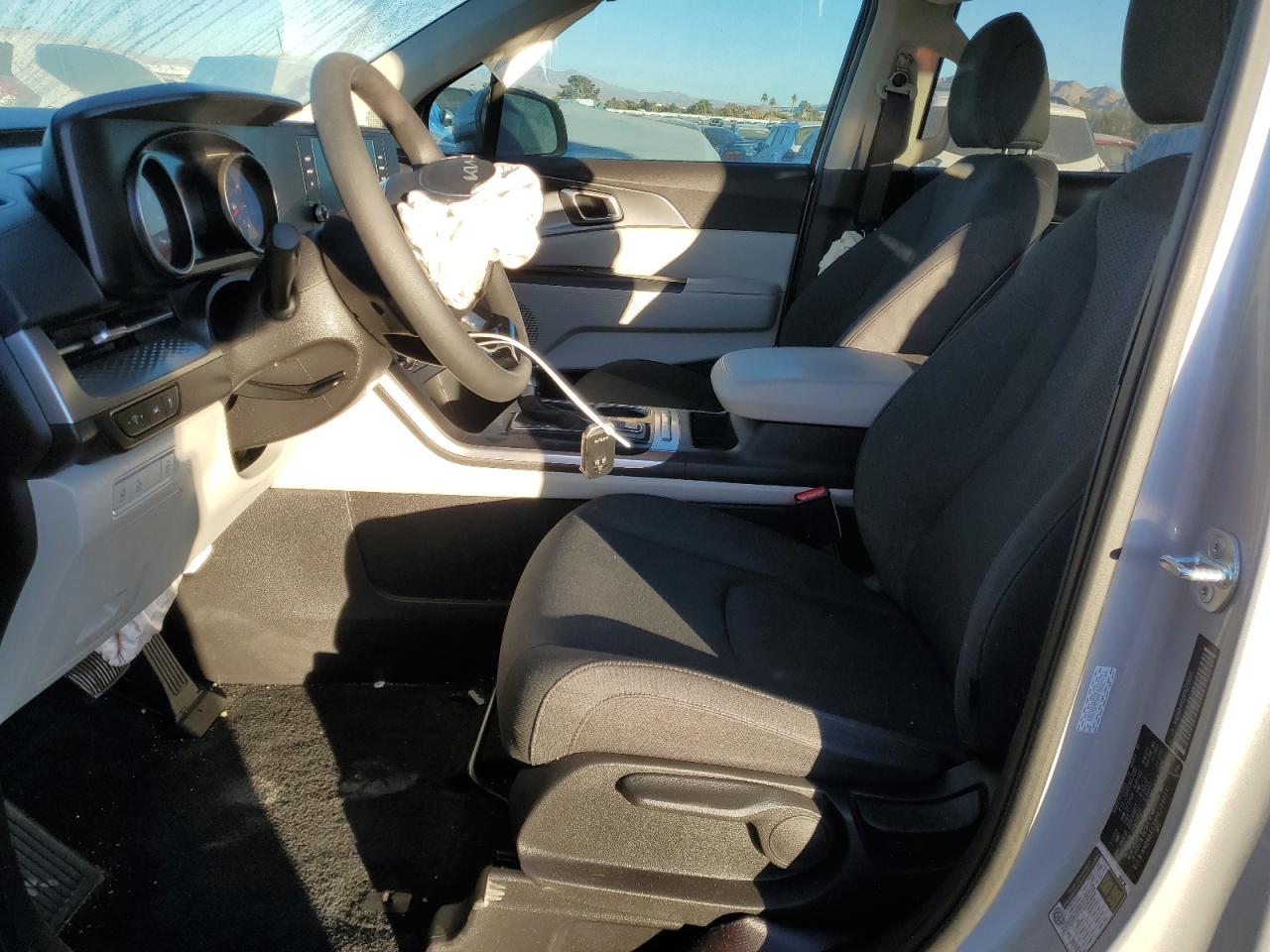 2023 KIA CARNIVAL LX VIN:KNDNB4H38P6259011