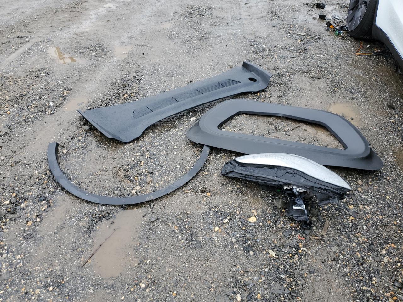 2022 TESLA MODEL Y  VIN:7SAYGDEF9NF523483