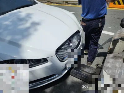 2015 Jaguar XF VIN: