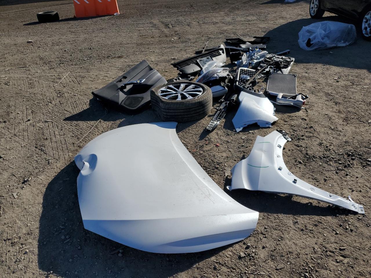 2024 TOYOTA COROLLA CROSS XLE VIN:7MUDAAAGXRV084960