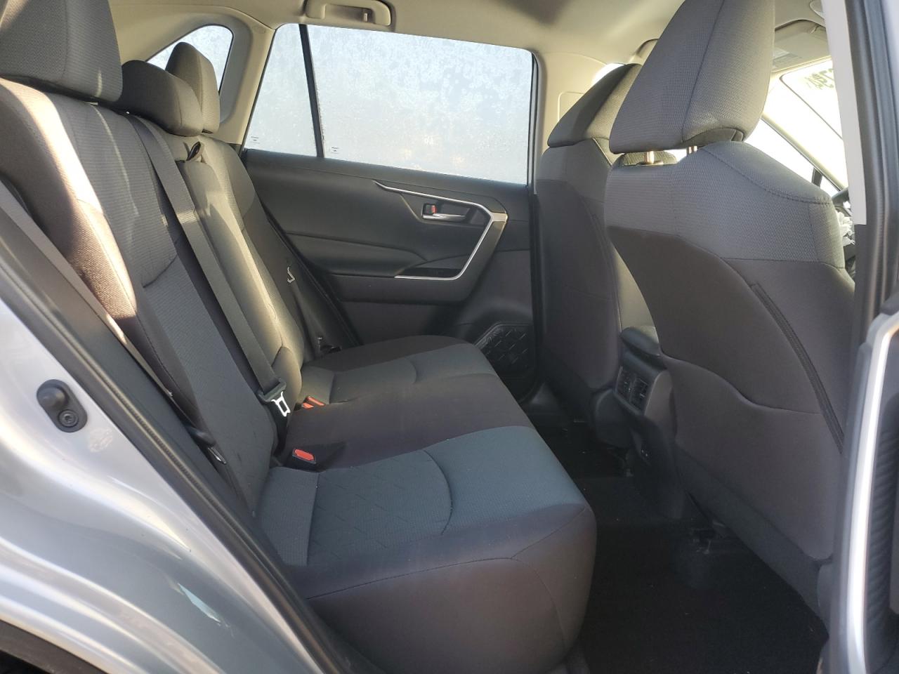 2024 TOYOTA RAV4 XLE VIN:2T3P1RFV1RW463678