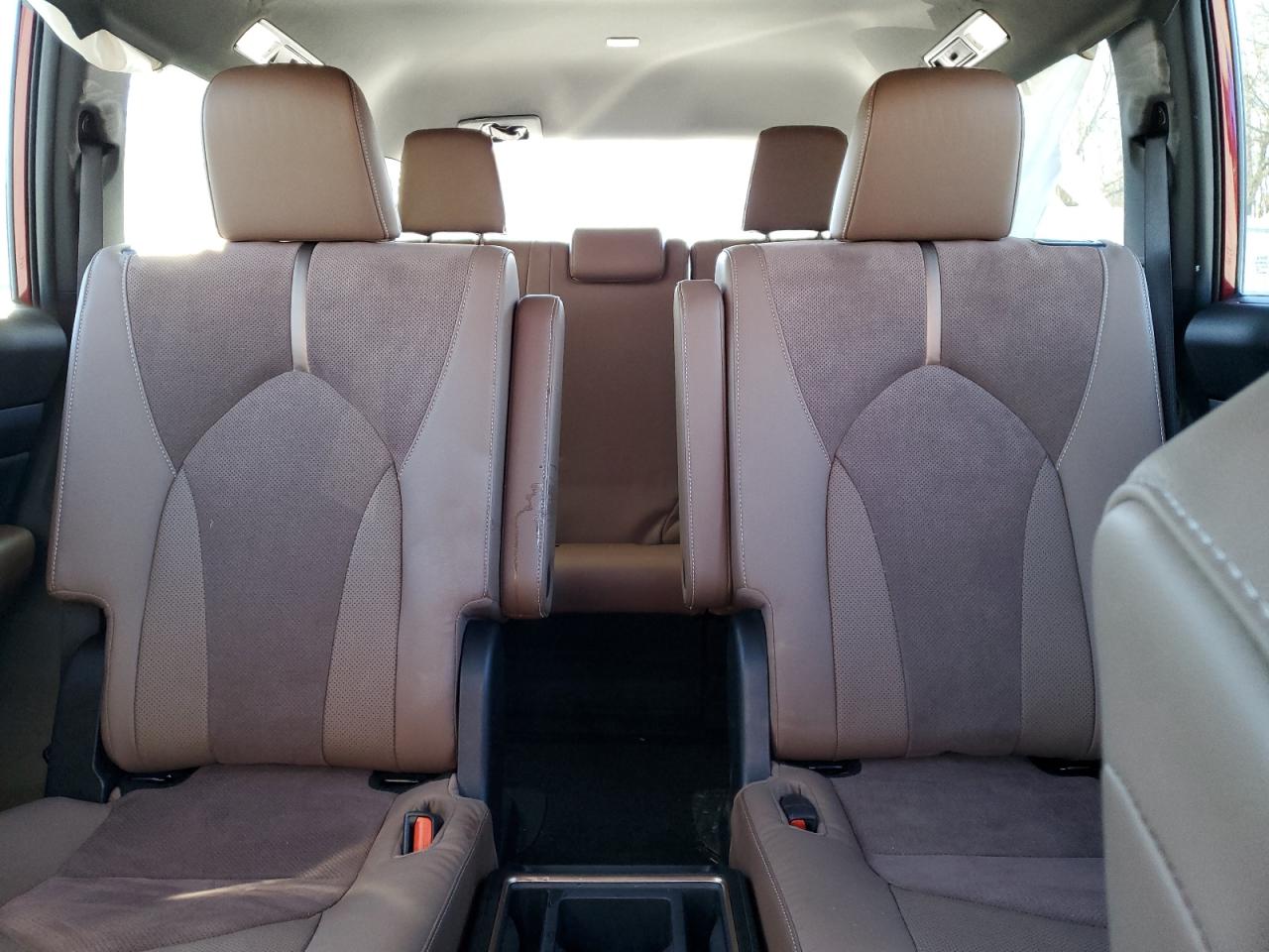 2024 TOYOTA GRAND HIGHLANDER LIMITED VIN:5TDADAB51RS002955