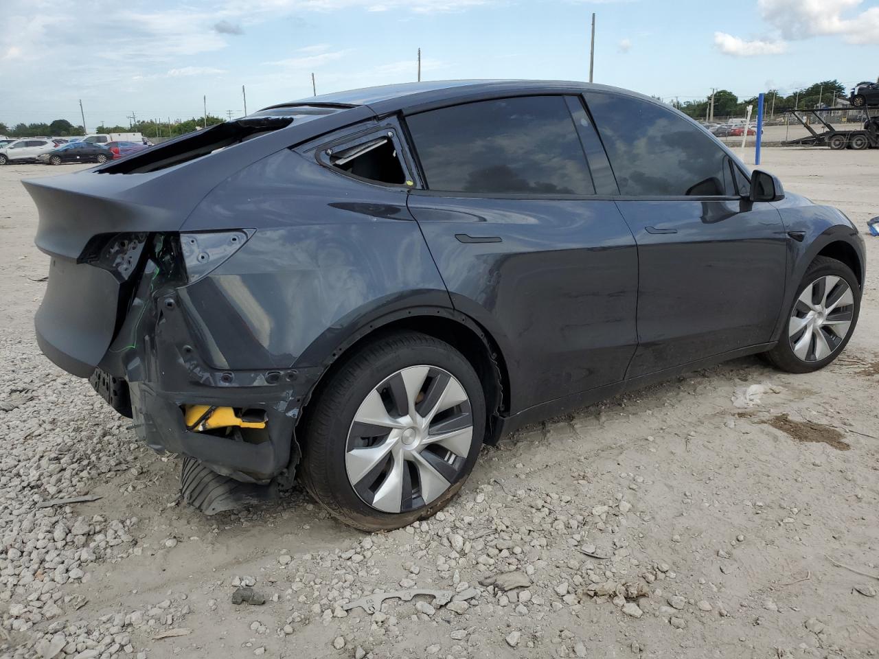 2024 TESLA MODEL Y  VIN:7SAYGDEE7RA231096