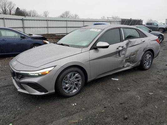2024 HYUNDAI ELANTRA BLUE VIN:KMHLM4DJ2RU118192