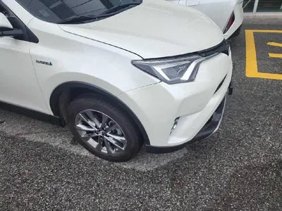 2018 Toyota RAV4 VIN: