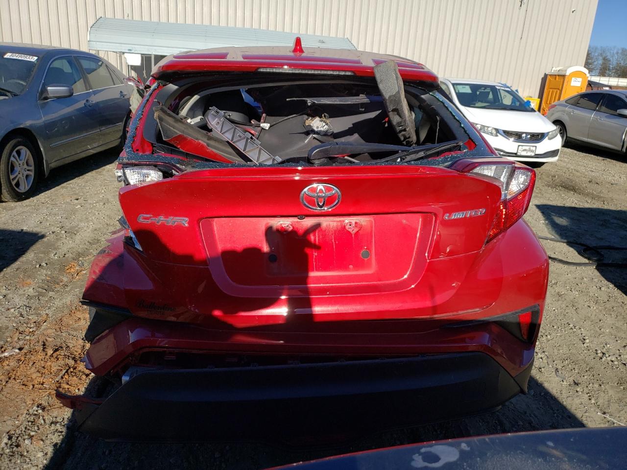 2022 TOYOTA C-HR XLE VIN:NMTKHMBX0NR143830