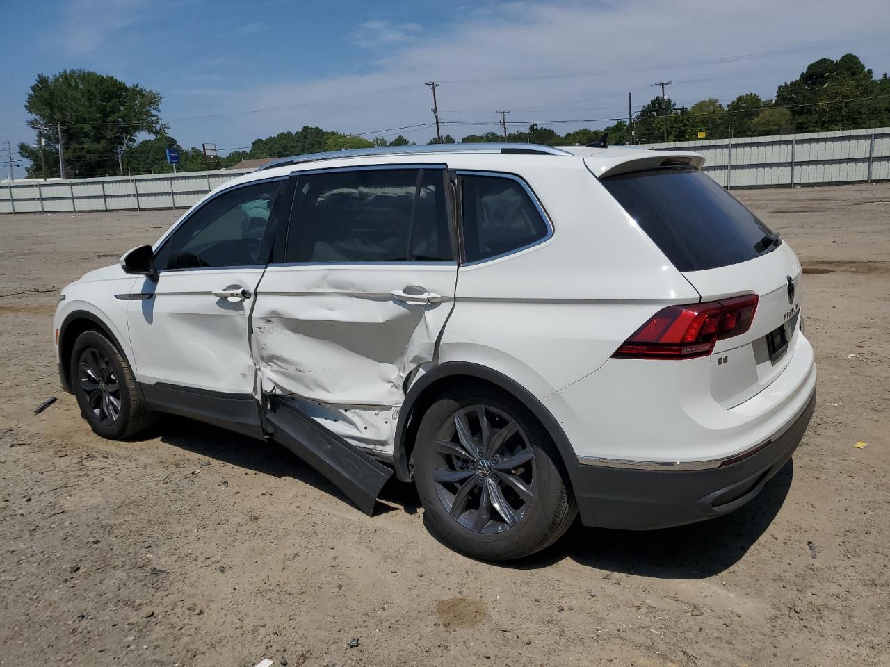 2022 VOLKSWAGEN TIGUAN SE VIN:3VV2B7AX4NM019566