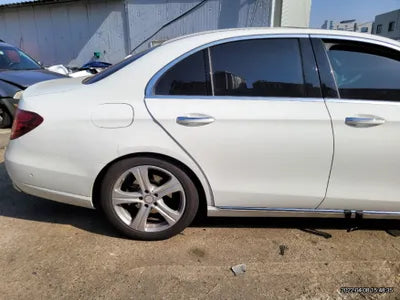 2016 Mercedes-Benz E 220 VIN: