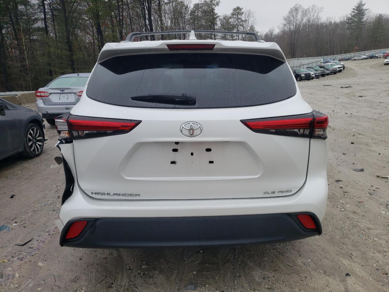 2022 TOYOTA HIGHLANDER XLE VIN:5TDGZRBHXNS579496