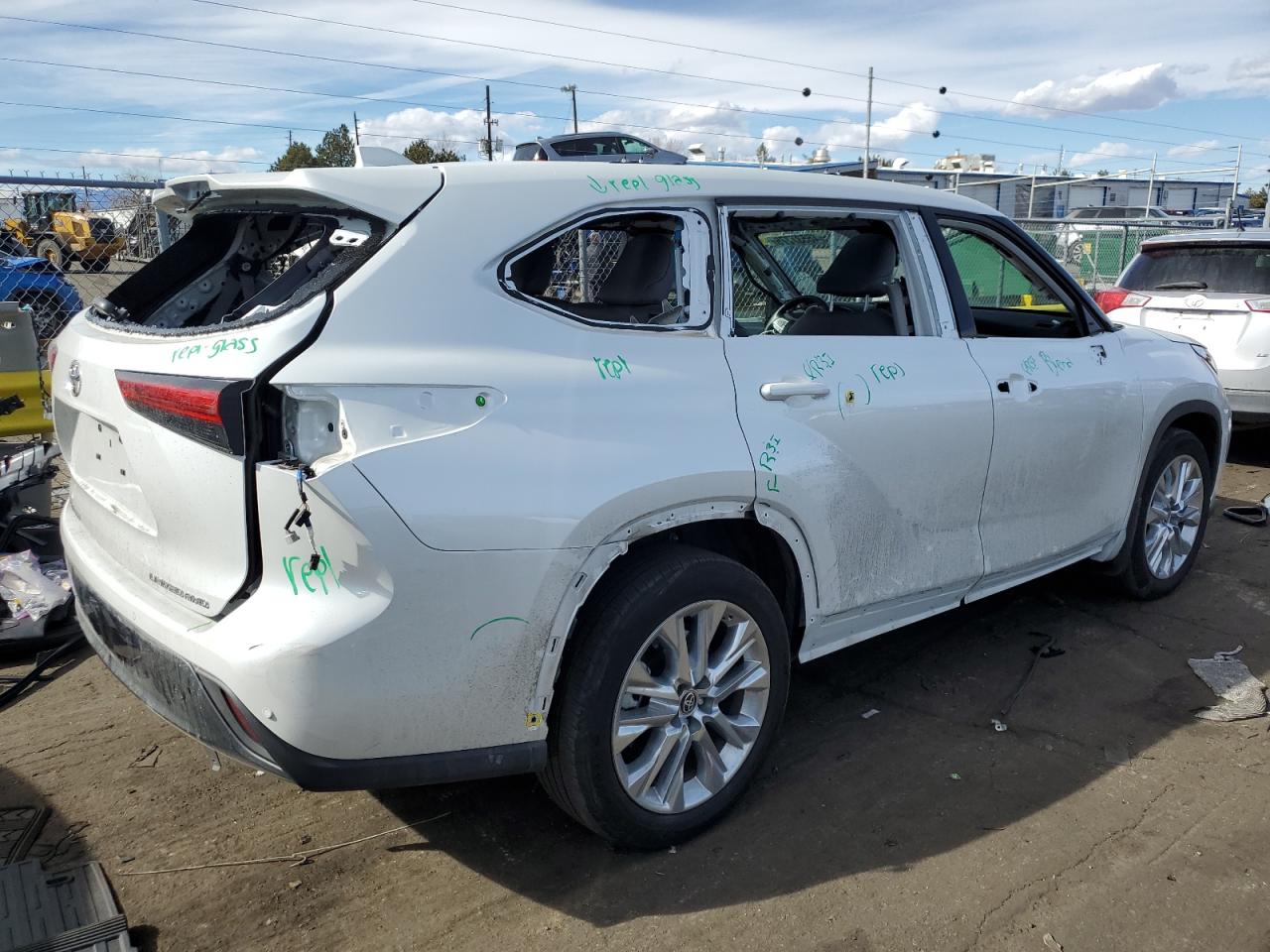 2022 TOYOTA HIGHLANDER LIMITED VIN:5TDDZRBHXNS576357