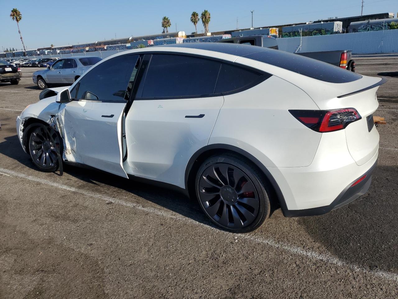 2024 TESLA MODEL Y  VIN:7SAYGDEF6RF133012