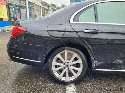 2019 Mercedes-Benz E 300 NONE VIN: