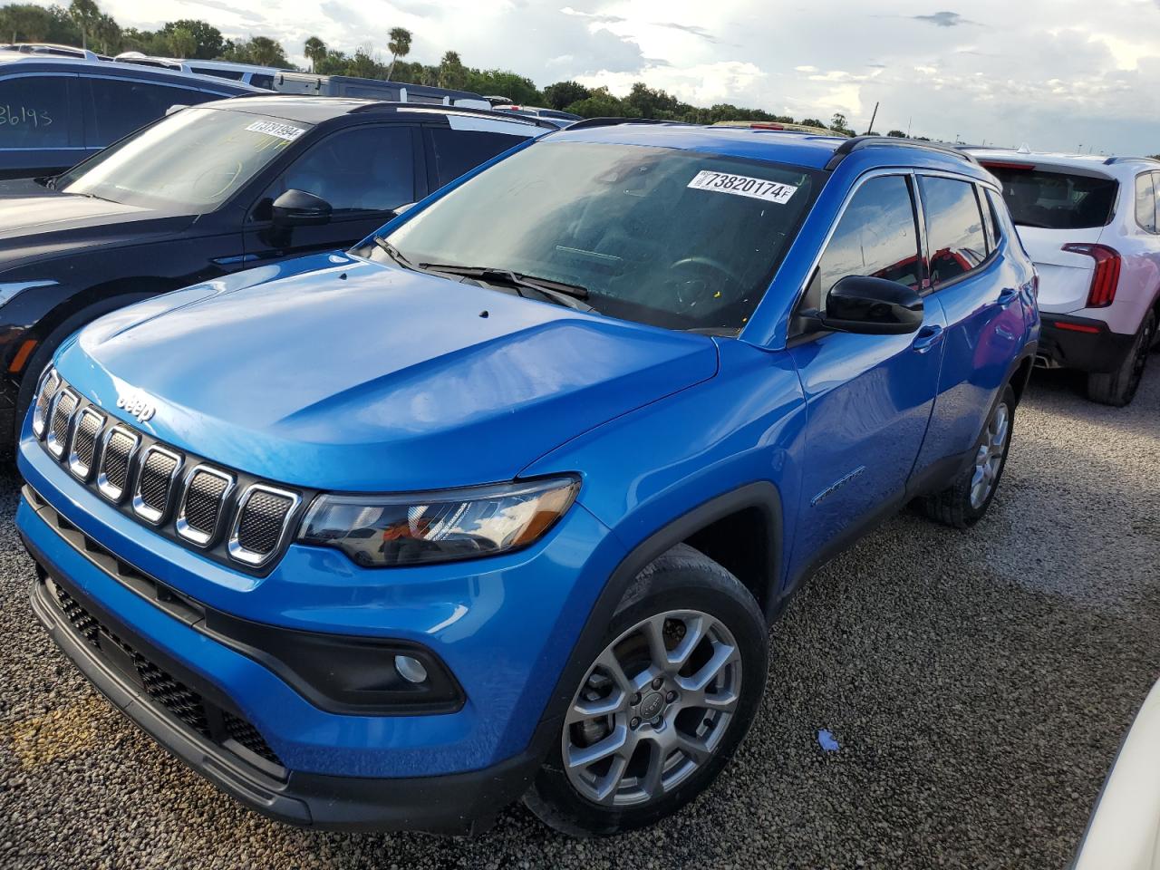 2022 JEEP COMPASS LATITUDE LUX VIN:3C4NJDFB4NT236793