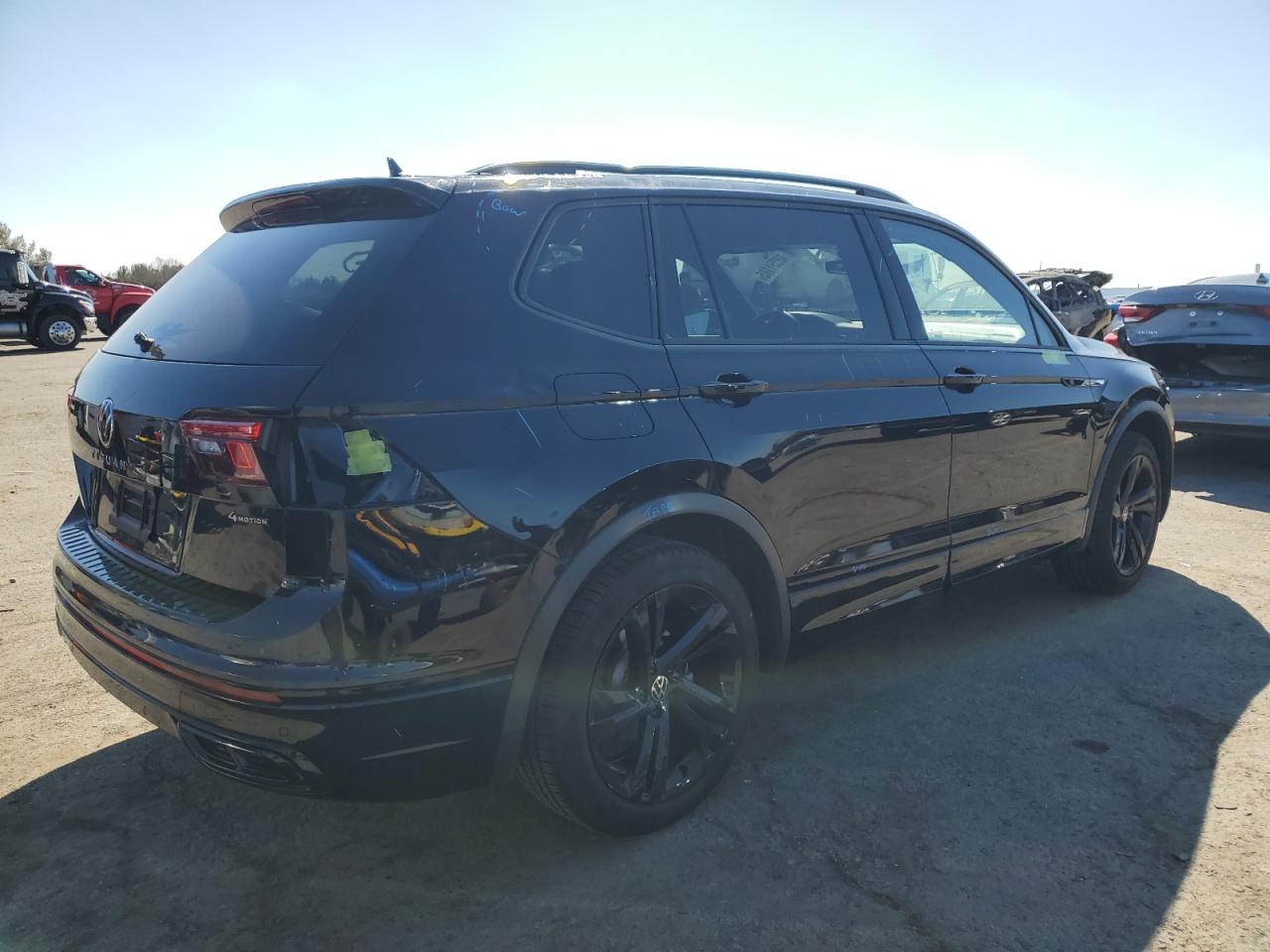 2024 VOLKSWAGEN TIGUAN SE R-LINE BLACK VIN:3VV8B7AX7RM030030