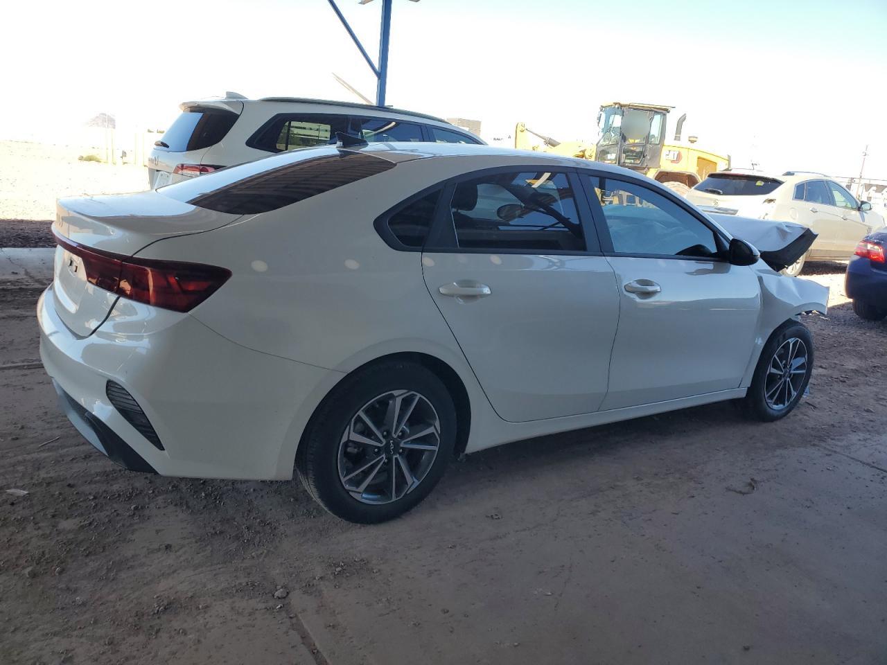 2024 KIA FORTE LX VIN:3KPF24ADXRE702375