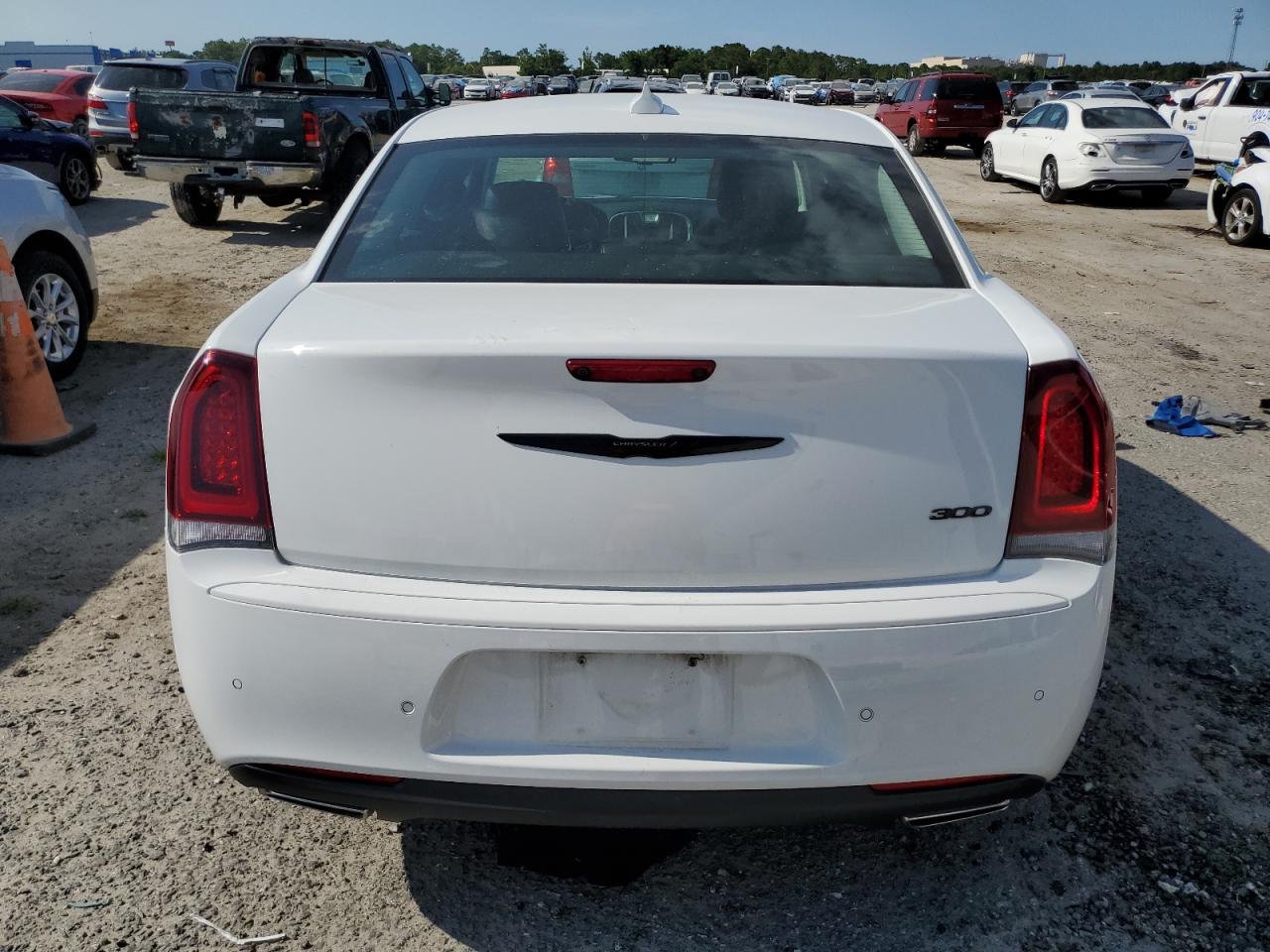 2022 CHRYSLER 300 TOURING L VIN:2C3CCADG4NH134373