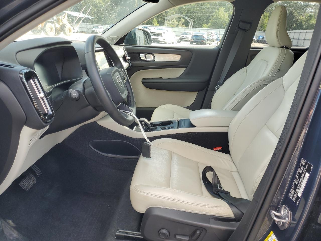 2022 VOLVO XC40 T5 MOMENTUM VIN:YV4162UK3N2647916