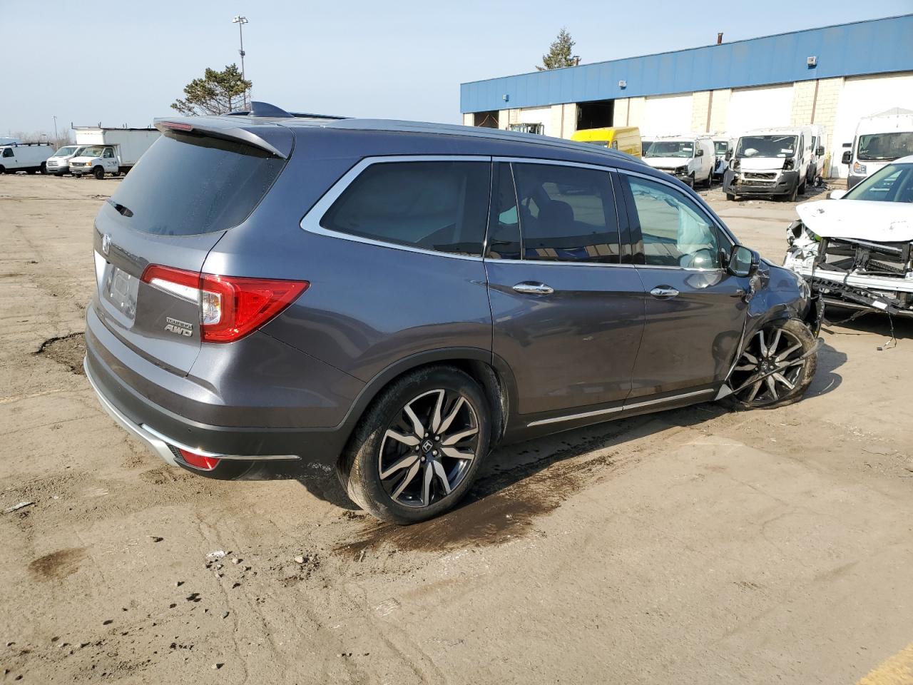 2022 HONDA PILOT TOURING VIN:5FNYF6H62NB061369