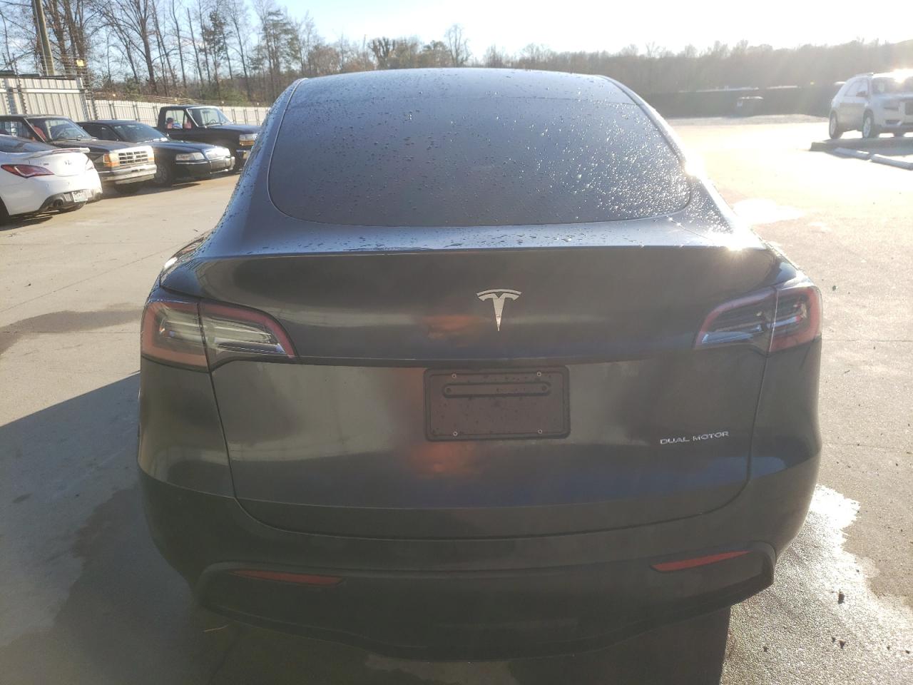 2024 TESLA MODEL Y  VIN:7SAYGAEE7RF004234