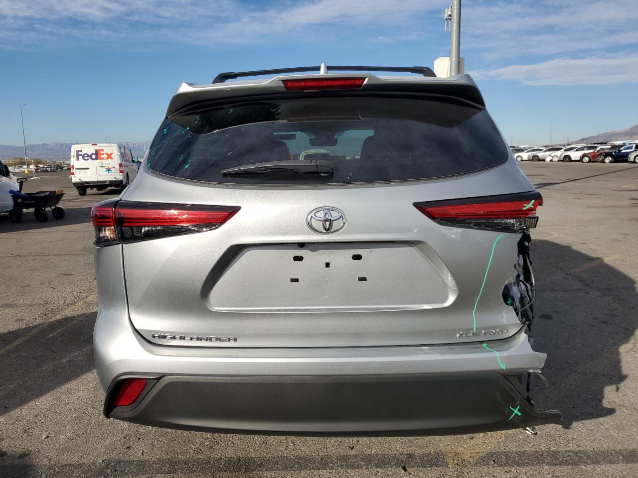 2022 TOYOTA HIGHLANDER XLE VIN:5TDHZRBH1NS586955