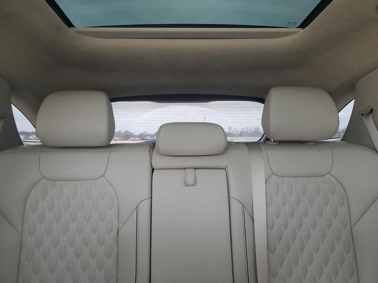 2022 GENESIS GV70 BASE VIN:KMUMCDTC2NU014095