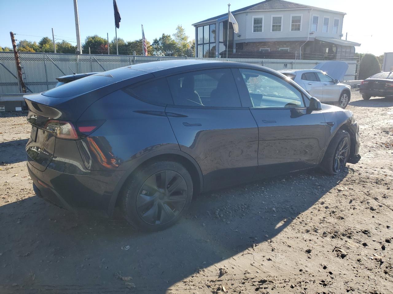 2024 TESLA MODEL Y  VIN:7SAYGDEE1RF165535