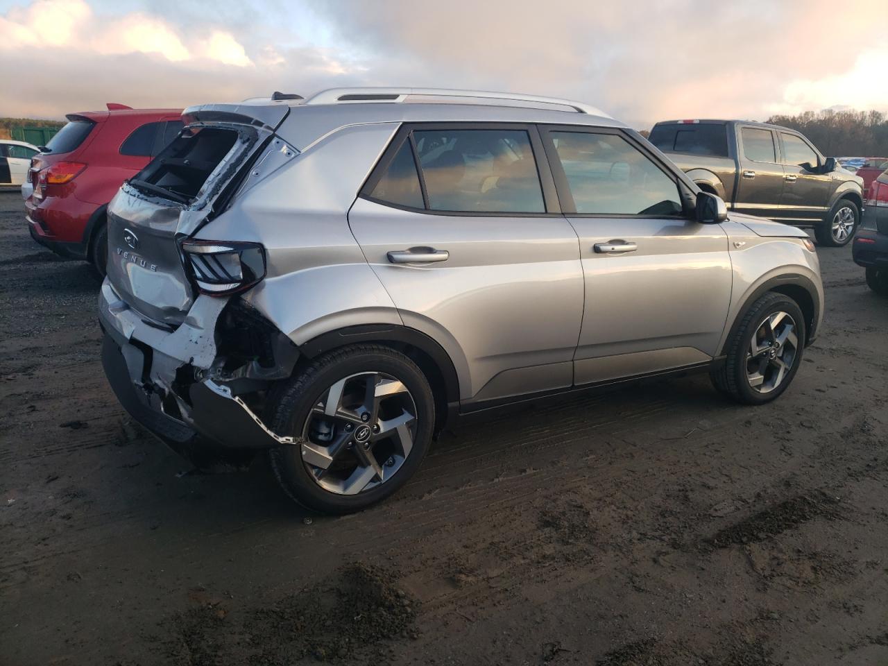 2024 HYUNDAI VENUE SEL VIN:KMHRC8A35RU329171