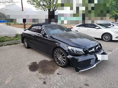 2017 Mercedes-Benz C 200 937KMWDDWK4CB4HF4 VIN:937KMWDDWK4CB4HF4