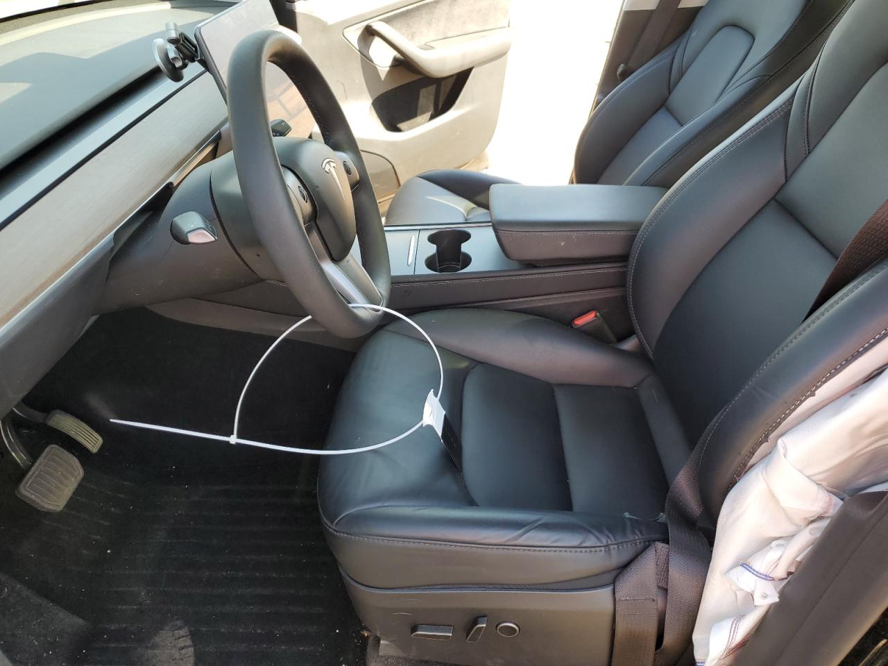 2024 TESLA MODEL Y  VIN:7SAYGDEE8RF153642
