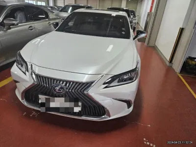 2018 Lexus ES 300 VIN: