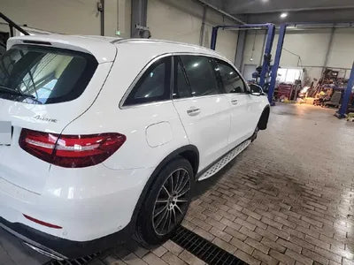 2019 Mercedes-Benz GLC 300 VIN: