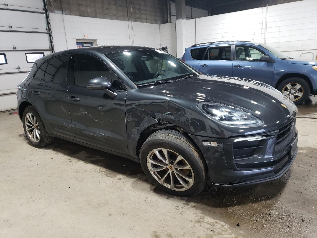 2022 PORSCHE MACAN  VIN:WP1AA2A57NLB10801