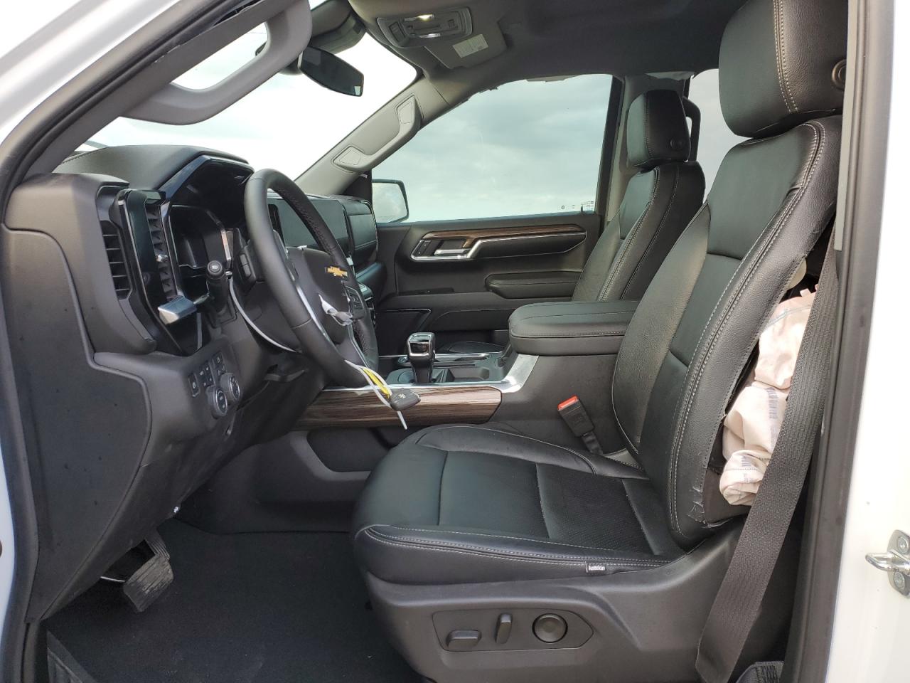 2024 CHEVROLET SILVERADO K1500 LT VIN:1GCUDDED6RZ325740