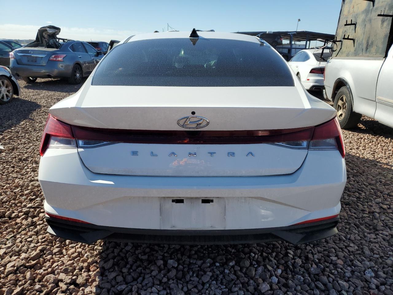 2023 HYUNDAI ELANTRA SEL VIN:5NPLM4AG5PH117767