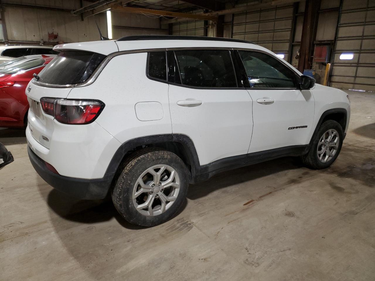 2024 JEEP COMPASS LATITUDE VIN:3C4NJDBN8RT111611