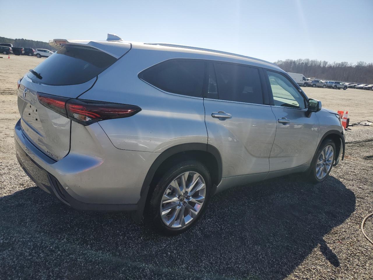 2024 TOYOTA HIGHLANDER LE VIN:5TDKDRAH3RS544265