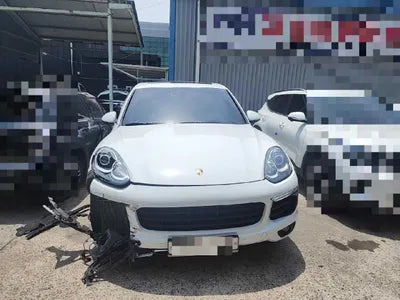 2015 Porsche Cayenne VIN: