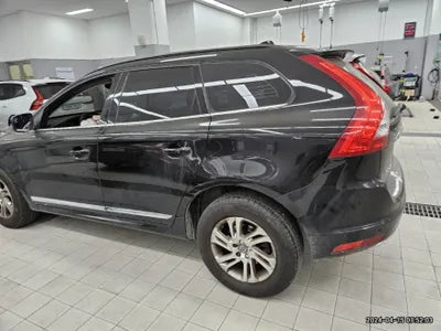 2016 Volvo XC60 VIN: