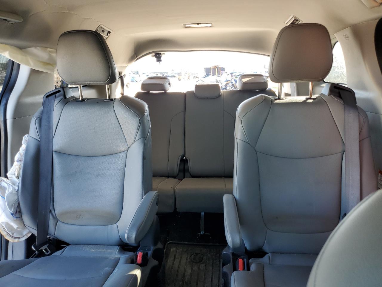 2022 TOYOTA SIENNA XLE VIN:5TDJSKFC2NS057851